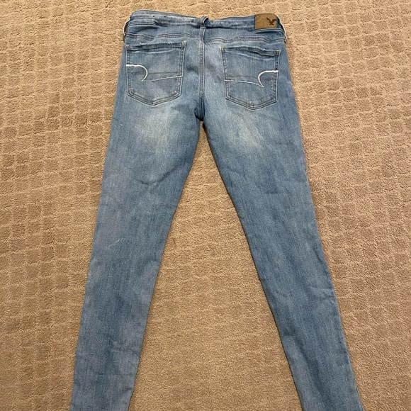 American Eagle Light-wash Jeans - Picture 4 of 5